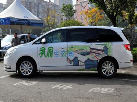 博爱户外车贴喷绘如何保持效果?